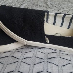 TOMS Canvas Slip On